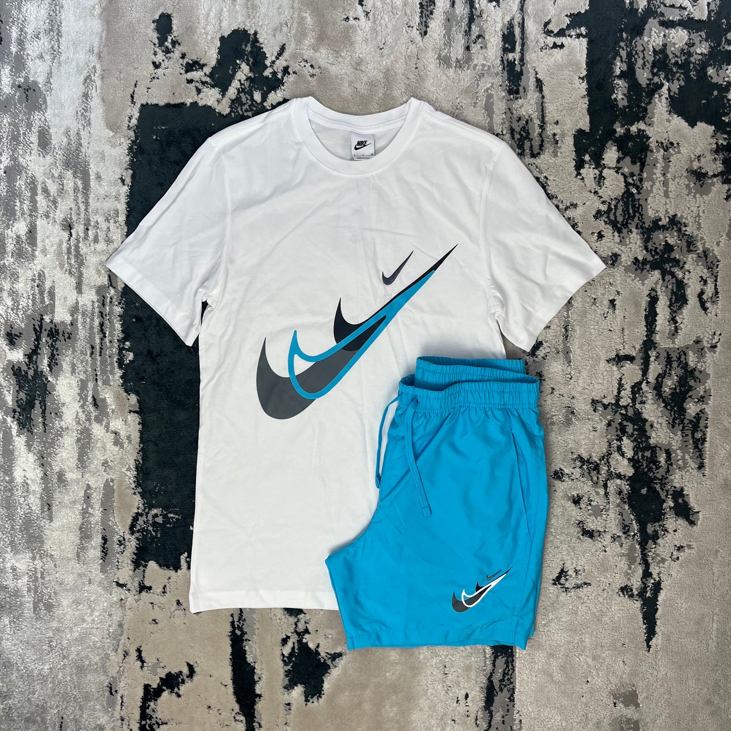 NIKE SPORTSWEAR SWOOSH T SHIRT & SHORT SET