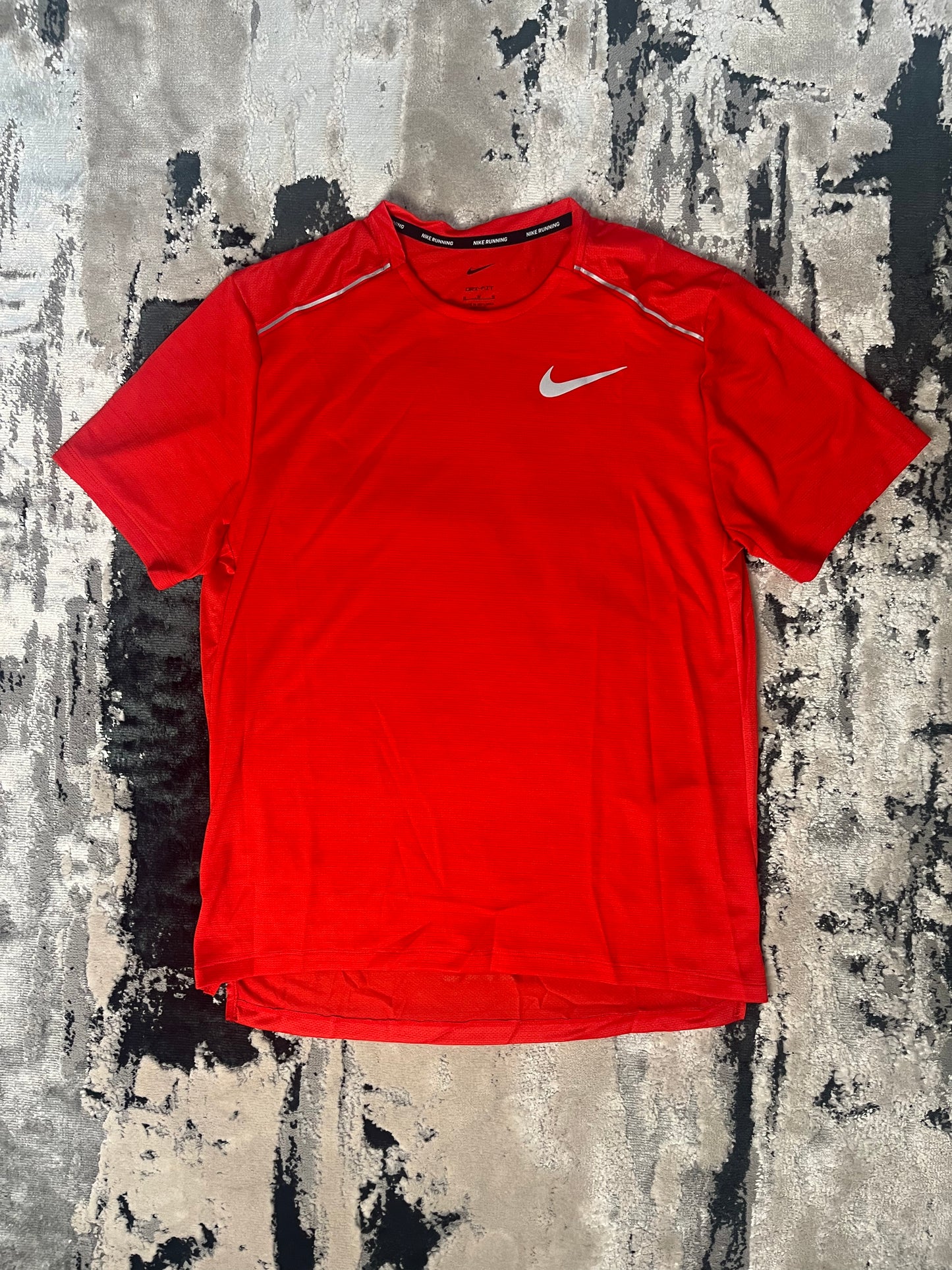 NIKE MILER 1.0 T SHIRT - RED