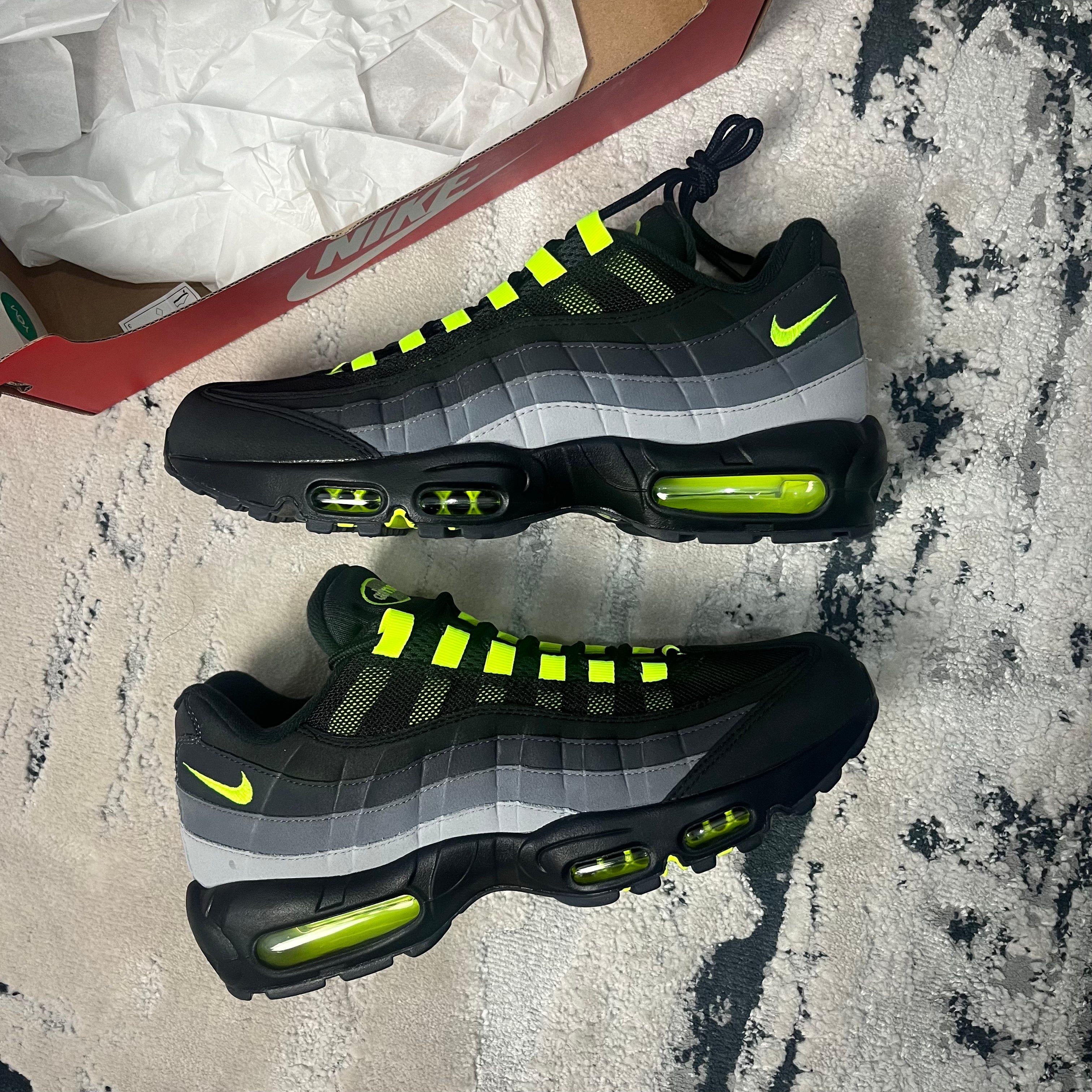 Lime green nike shop air max 95