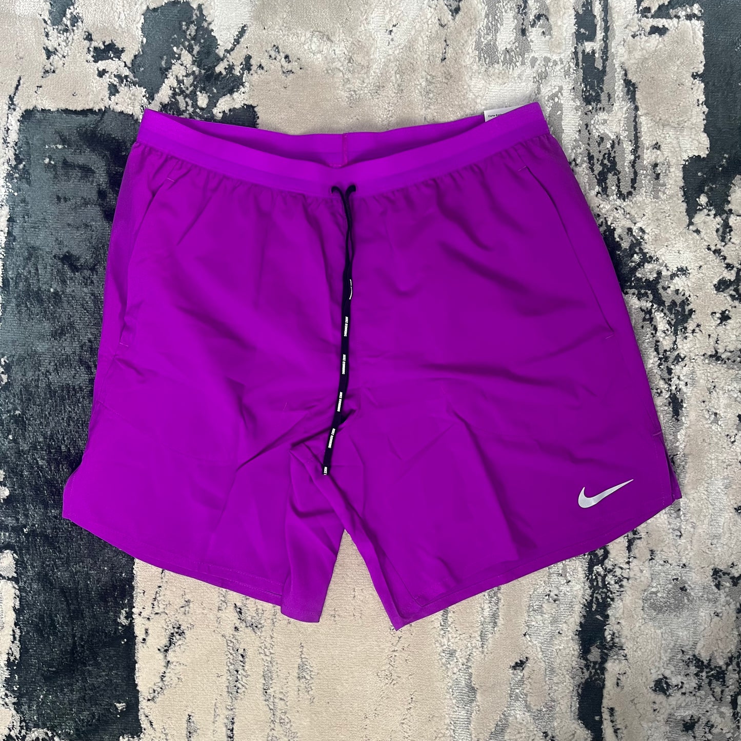 NIKE FLEX STRIDE 7 INCH SHORTS - GRAPE