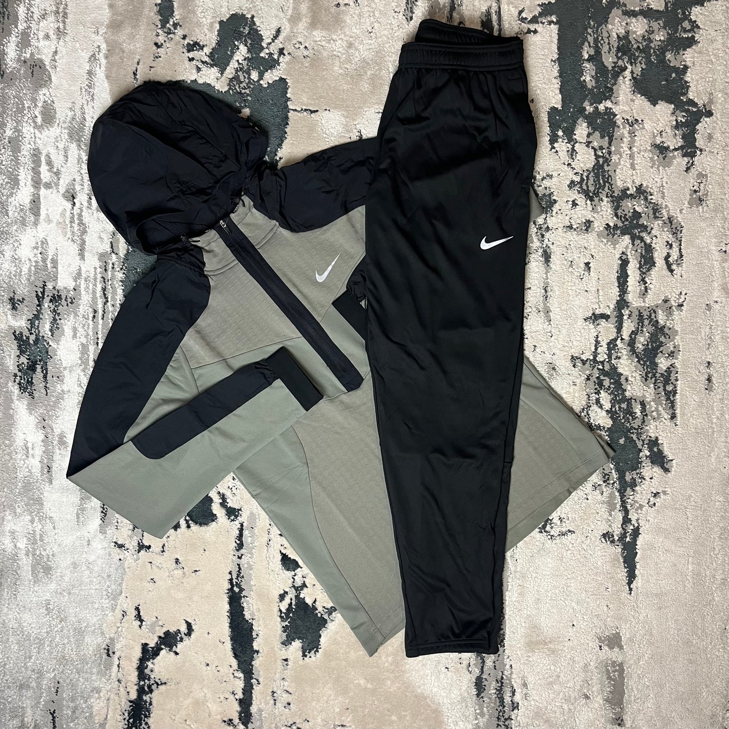 NIKE PERFORMANCE TECH HOODED TRACKSUIT - KHAKI