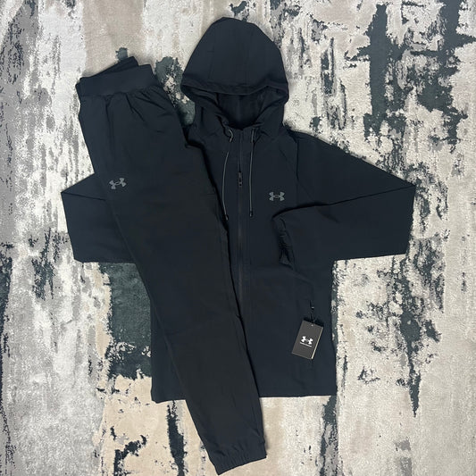 UNDER ARMOUR CARGO WINDBREAKER TRACKSUIT SET - BLACK