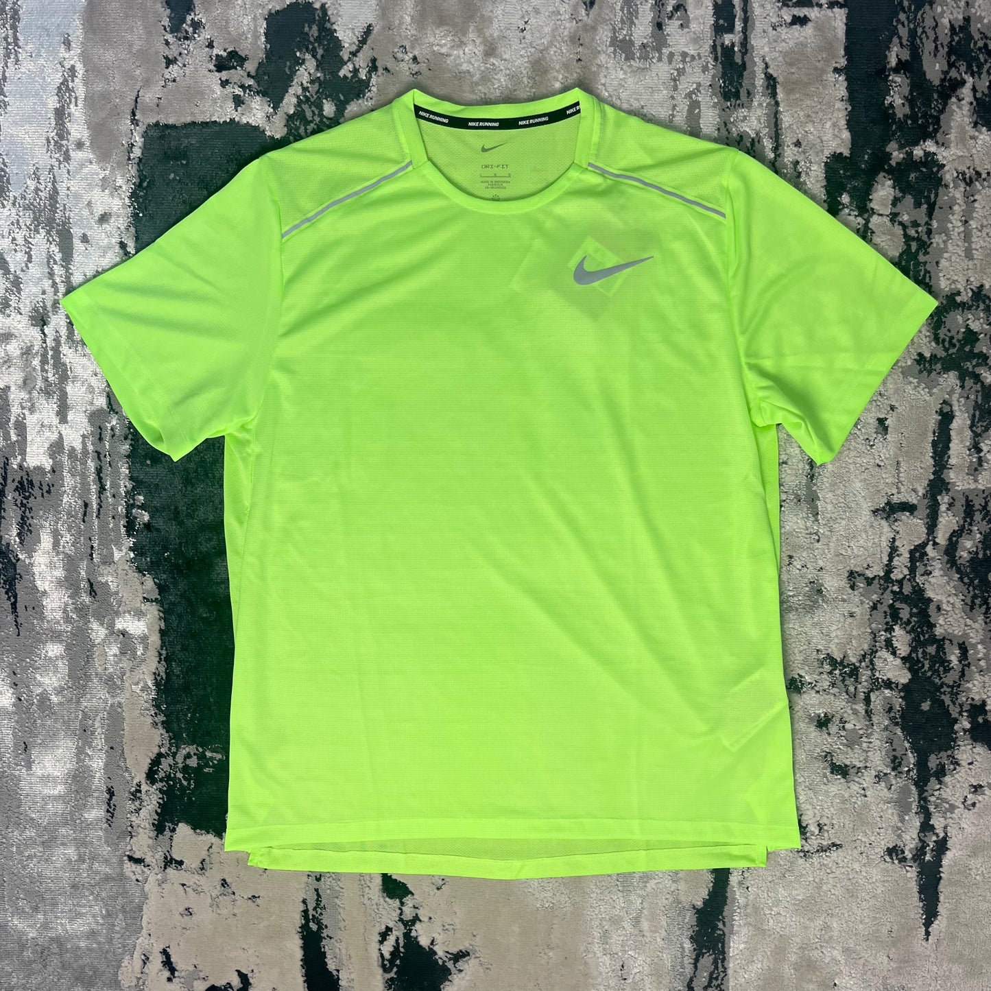 NIKE DRI FIT MILER 1.0 T SHIRT - GHOST GREEN