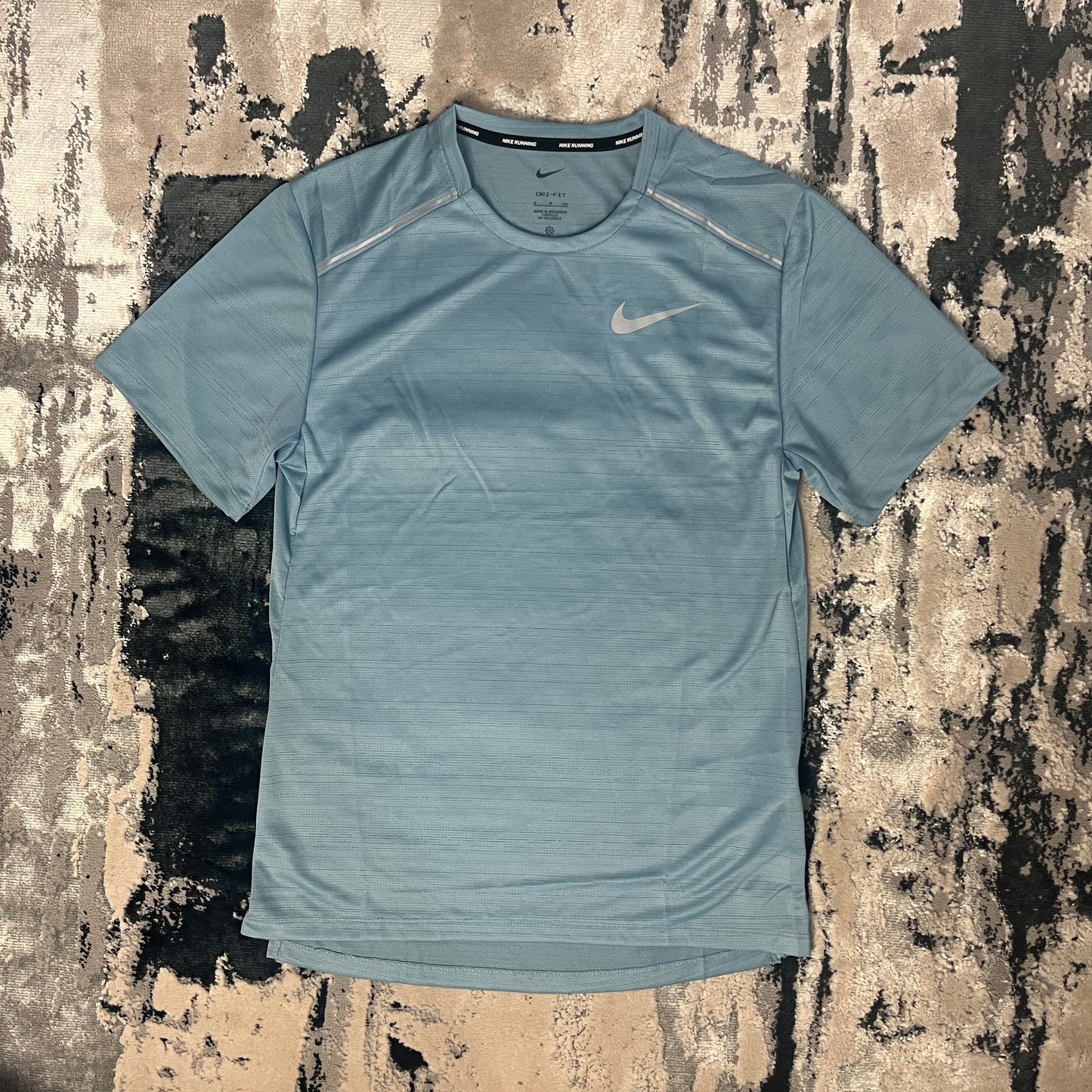 NIKE DRI FIT MILER T SHIRT 1.0 - WORN BLUE