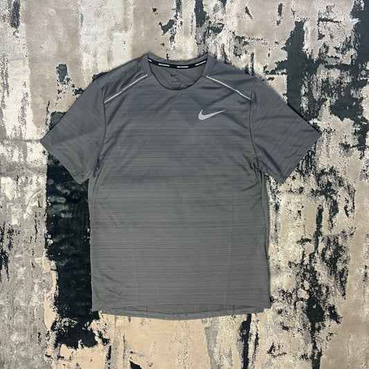 NIKE DRI FIT MILER 1.0 T SHIRT - GREY